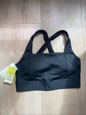 NWT women’s sports bra